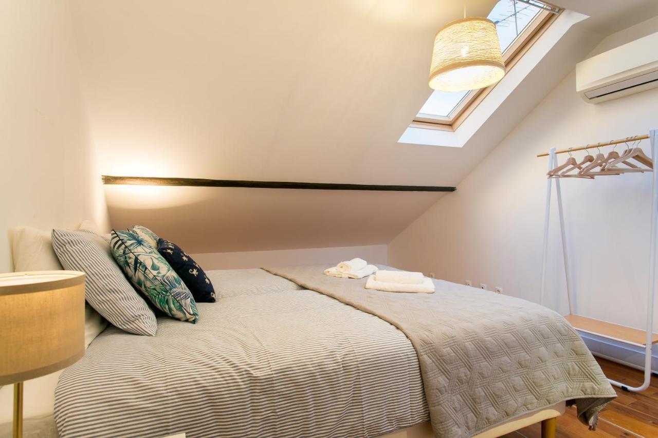 Apartment Beautiful House With Patio In Heart! Lisbon